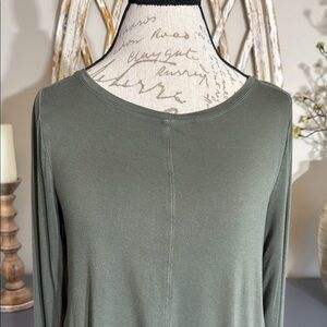 Cable & Gauge Green Long Sleeve Relaxed Tunic